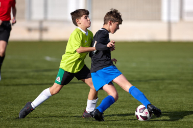 Imágenes del encuentro San Fermin Ik. 1-3 Buztintxuri de la primera jornada del XL Torneo Interescolar.