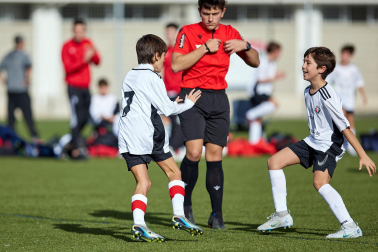 Imágenes del encuentro San Ignacio 3-2 Erreniega de la primera jornada del XL Torneo Interescolar.