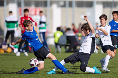 Imágenes del encuentro San Ignacio 3-2 Erreniega de la primera jornada del XL Torneo Interescolar.