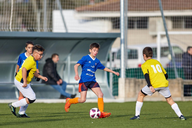 Imágenes del encuentro Bernart Etxepare 0-1 Liceo Monjardín de la segunda jornada del XL Torneo Interescolar.