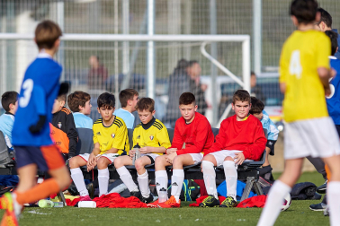 Imágenes del encuentro Bernart Etxepare 0-1 Liceo Monjardín de la segunda jornada del XL Torneo Interescolar.