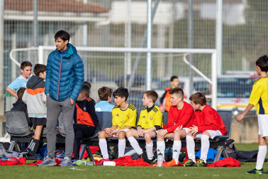 Imágenes del encuentro Bernart Etxepare 0-1 Liceo Monjardín de la segunda jornada del XL Torneo Interescolar.