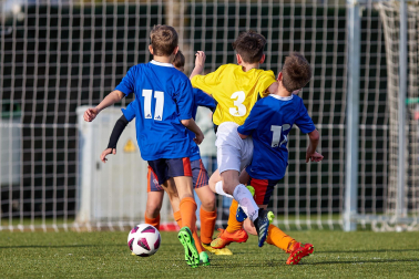 Imágenes del encuentro Bernart Etxepare 0-1 Liceo Monjardín de la segunda jornada del XL Torneo Interescolar.