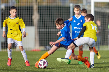 Imágenes del encuentro Bernart Etxepare 0-1 Liceo Monjardín de la segunda jornada del XL Torneo Interescolar.