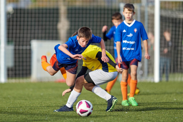 Imágenes del encuentro Bernart Etxepare 0-1 Liceo Monjardín de la segunda jornada del XL Torneo Interescolar.