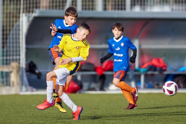 Imágenes del encuentro Bernart Etxepare 0-1 Liceo Monjardín de la segunda jornada del XL Torneo Interescolar.