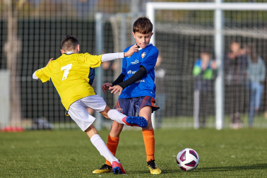 Imágenes del encuentro Bernart Etxepare 0-1 Liceo Monjardín de la segunda jornada del XL Torneo Interescolar.