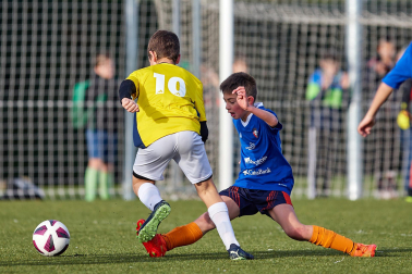 Imágenes del encuentro Bernart Etxepare 0-1 Liceo Monjardín de la segunda jornada del XL Torneo Interescolar.