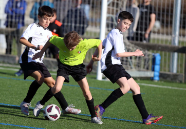 Imágenes del encuentro Eulza 0-10 Camino de Santiago de la segunda jornada del XL Torneo Interescolar.