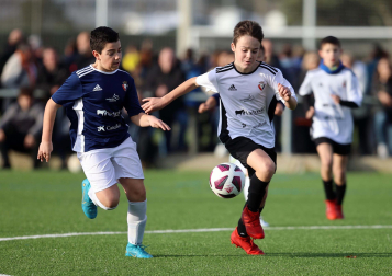 Imágenes del encuentro Hermanas Uriz Pi 7-0 Santo Tomás de la segunda jornada del XL Torneo Interescolar.