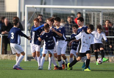Imágenes del encuentro Hermanas Uriz Pi 7-0 Santo Tomás de la segunda jornada del XL Torneo Interescolar.