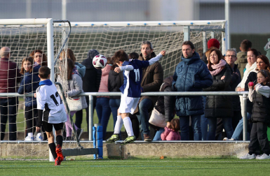 Imágenes del encuentro Hermanas Uriz Pi 7-0 Santo Tomás de la segunda jornada del XL Torneo Interescolar.