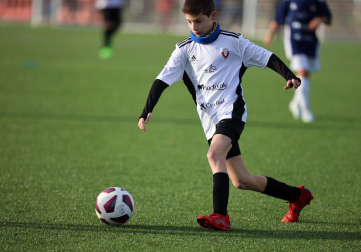 Imágenes del encuentro Hermanas Uriz Pi 7-0 Santo Tomás de la segunda jornada del XL Torneo Interescolar.