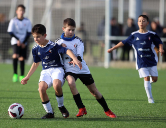 Imágenes del encuentro Hermanas Uriz Pi 7-0 Santo Tomás de la segunda jornada del XL Torneo Interescolar.
