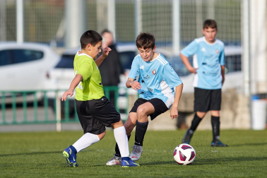 Imágenes del encuentro Ikastola Auzalar 3 - 0 Hilarión Eslava de la segunda jornada del XL Torneo Interescolar.