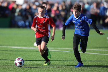 Imágenes del encuentro Jesuitinas 0 - 2 Ikastola Alatz ardín de la segunda jornada del XL Torneo Interescolar.