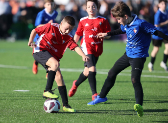 Imágenes del encuentro Jesuitinas 0 - 2 Ikastola Alatz ardín de la segunda jornada del XL Torneo Interescolar.