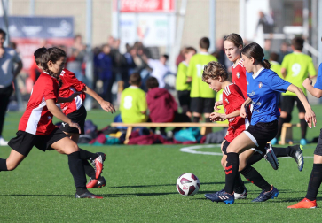Imágenes del encuentro Jesuitinas 0 - 2 Ikastola Alatz ardín de la segunda jornada del XL Torneo Interescolar.