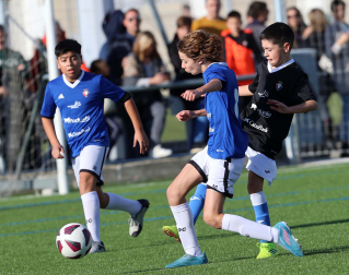 Imágenes del encuentro Juan Bautista Irurtzun 3 - 2 Catalina de Foiz ardín de la segunda jornada del XL Torneo Interescolar.