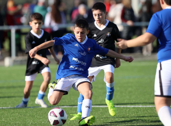 Imágenes del encuentro Juan Bautista Irurtzun 3 - 2 Catalina de Foiz ardín de la segunda jornada del XL Torneo Interescolar.