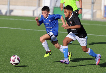 Imágenes del encuentro Juan Bautista Irurtzun 3 - 2 Catalina de Foiz ardín de la segunda jornada del XL Torneo Interescolar.