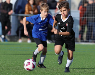 Imágenes del encuentro Lorenzo Goikoa 3 - 3 Virgen Blanca de la segunda jornada del XL Torneo Interescolar.
