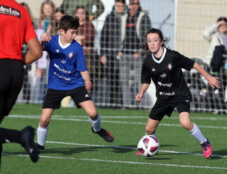 Imágenes del encuentro Lorenzo Goikoa 3 - 3 Virgen Blanca de la segunda jornada del XL Torneo Interescolar.