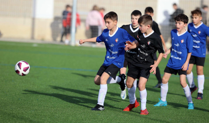 Imágenes del encuentro Lorenzo Goikoa 3 - 3 Virgen Blanca de la segunda jornada del XL Torneo Interescolar.