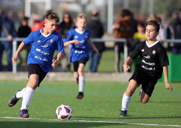 Imágenes del encuentro Lorenzo Goikoa 3 - 3 Virgen Blanca de la segunda jornada del XL Torneo Interescolar.