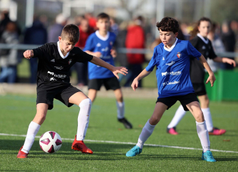 Imágenes del encuentro Lorenzo Goikoa 3 - 3 Virgen Blanca de la segunda jornada del XL Torneo Interescolar.