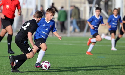 Imágenes del encuentro Lorenzo Goikoa 3 - 3 Virgen Blanca de la segunda jornada del XL Torneo Interescolar.