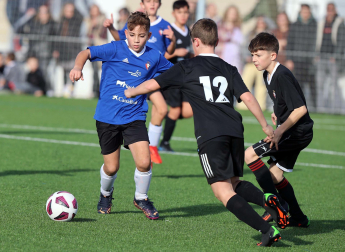 Imágenes del encuentro Lorenzo Goikoa 3 - 3 Virgen Blanca de la segunda jornada del XL Torneo Interescolar.