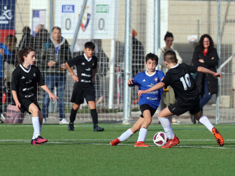 Imágenes del encuentro Lorenzo Goikoa 3 - 3 Virgen Blanca de la segunda jornada del XL Torneo Interescolar.