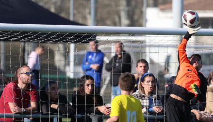 Imágenes del encuentro Mendialdea II 6 - 0 Azpilagaña de la segunda jornada del XL Torneo Interescolar.