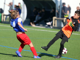 Imágenes del encuentro Mendialdea II 6 - 0 Azpilagaña de la segunda jornada del XL Torneo Interescolar.