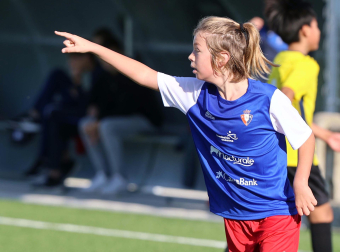 Imágenes del encuentro Mendialdea II 6 - 0 Azpilagaña de la segunda jornada del XL Torneo Interescolar.