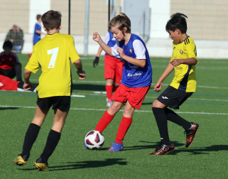 Imágenes del encuentro Mendialdea II 6 - 0 Azpilagaña de la segunda jornada del XL Torneo Interescolar.