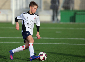 Imágenes del encuentro Regina Pacis 0 - 3 Larraona Claret de la segunda jornada del XL Torneo Interescolar.