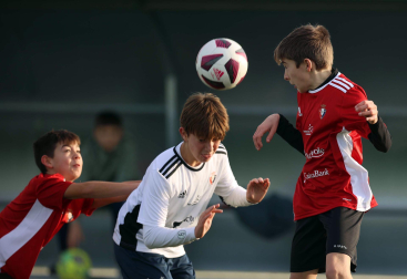Imágenes del encuentro Regina Pacis 0 - 3 Larraona Claret de la segunda jornada del XL Torneo Interescolar.