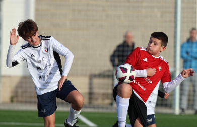Imágenes del encuentro Regina Pacis 0 - 3 Larraona Claret de la segunda jornada del XL Torneo Interescolar.