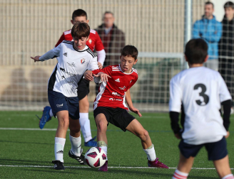 Imágenes del encuentro Regina Pacis 0 - 3 Larraona Claret de la segunda jornada del XL Torneo Interescolar.