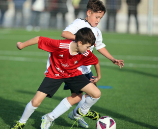 Imágenes del encuentro Regina Pacis 0 - 3 Larraona Claret de la segunda jornada del XL Torneo Interescolar.