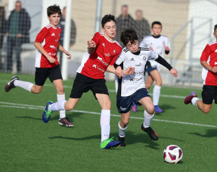 Imágenes del encuentro Regina Pacis 0 - 3 Larraona Claret de la segunda jornada del XL Torneo Interescolar.