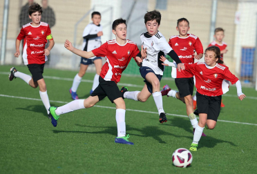 Imágenes del encuentro Regina Pacis 0 - 3 Larraona Claret de la segunda jornada del XL Torneo Interescolar.