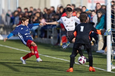 Imágenes del encuentro Ikastola Lizarra 1-9 Atargi de la segunda jornada del XL Torneo Interescolar.