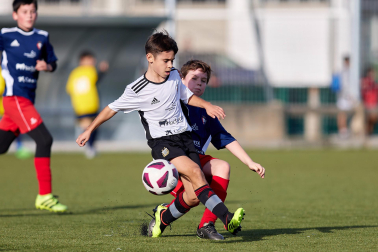 Imágenes del encuentro Ikastola Lizarra 1-9 Atargi de la segunda jornada del XL Torneo Interescolar.