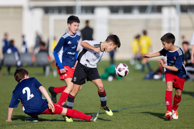 Imágenes del encuentro Ikastola Lizarra 1-9 Atargi de la segunda jornada del XL Torneo Interescolar.