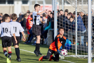 Imágenes del encuentro Ikastola Lizarra 1-9 Atargi de la segunda jornada del XL Torneo Interescolar.