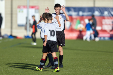 Imágenes del encuentro Ikastola Lizarra 1-9 Atargi de la segunda jornada del XL Torneo Interescolar.