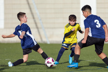 Imágenes del encuentro Joakin Lizarraga 4 - 3 Ermitagaña de la segunda jornada del XL Torneo Interescolar.